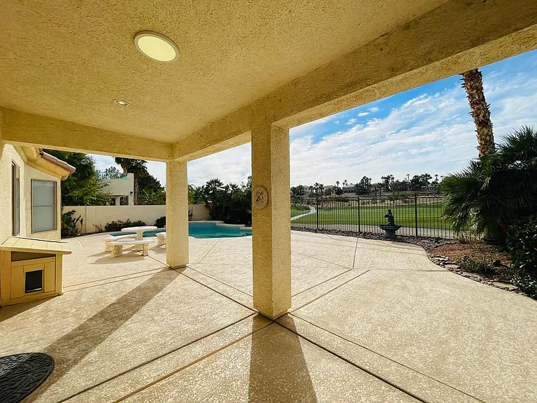 231 Cliff Valley Dr — Photo 9
