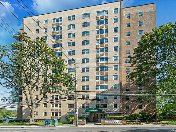 2nd image of 30 Lake St APT 2K