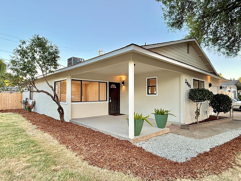 1st image of 2961 Palomino St