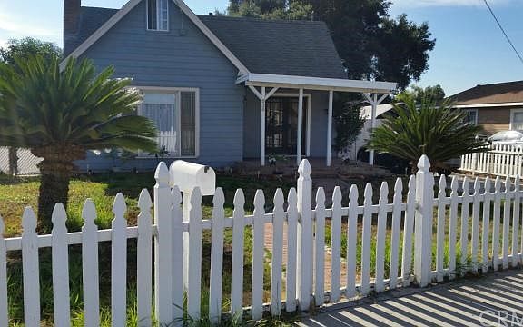 2nd image of 836 W Orange Grove Ave