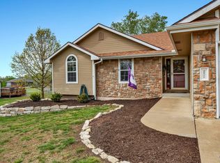 232 NE 59th Ter, Topeka, KS 66617