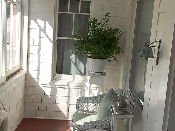 2nd image of 738 Main St #102