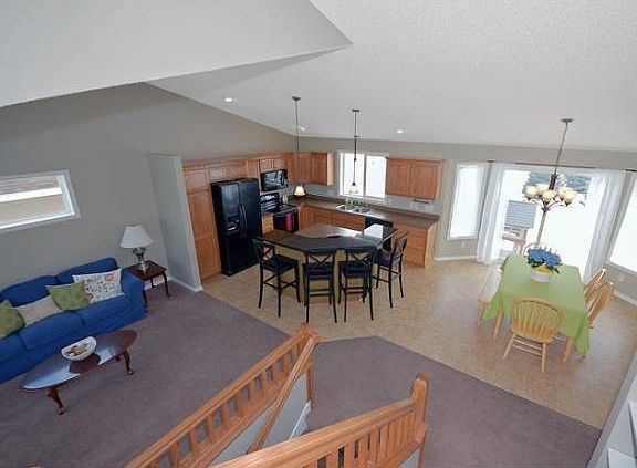 3rd image of 14580 Blackberry Way