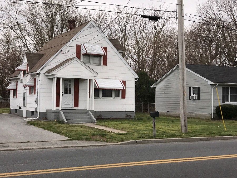 2nd image of 16 NW 10th St