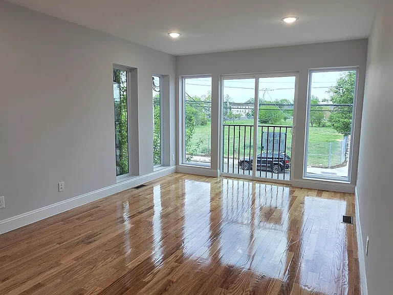465 Hawthorne Ave #1 — Photo 12