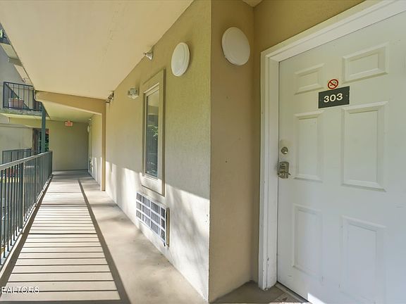 3rd image of 413 Baskins Creek Rd APT 303