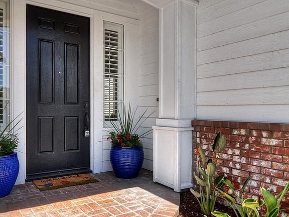 3rd image of 19 Mesa Cir