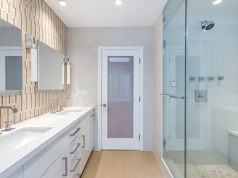 1321 Londonderry Pl — Photo 22