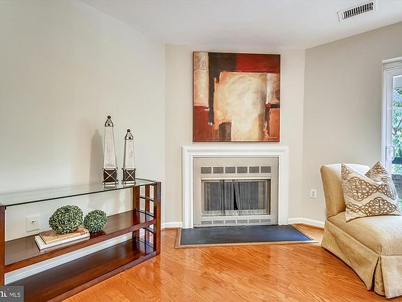 4th image of 9857 Bristol Square Ln #249