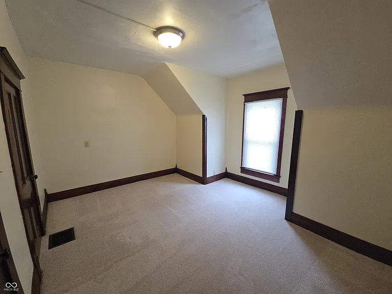 408 S Main St — Photo 20
