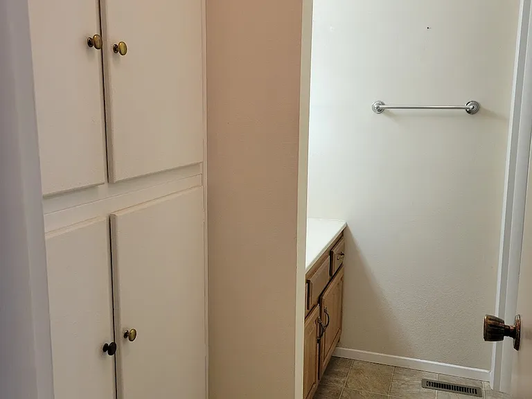 74 Lakeshore Ct #81-1 — Photo 12