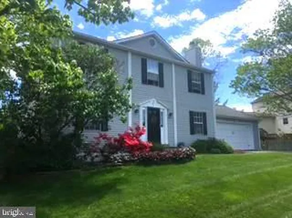 12167 Eddyspark Dr, Herndon, VA 20170