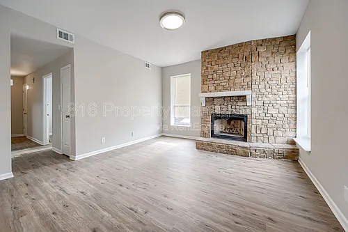 301 Benton Blvd Photo 1