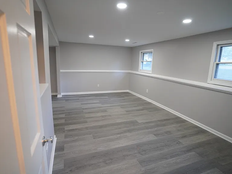 1501 N Freund Ave — Photo 24