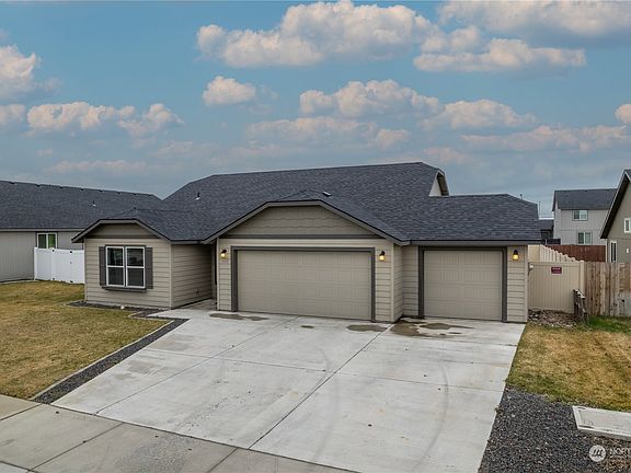 2nd image of 1353 E Burr Avenue