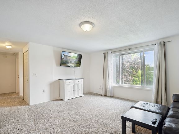 5th image of 2480 Collegewood St