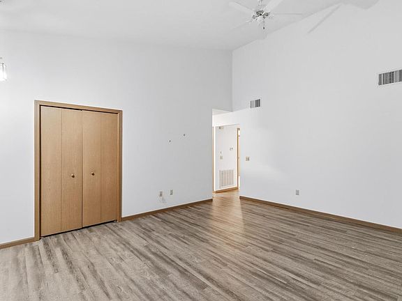 5th image of 535 East Slifer Street