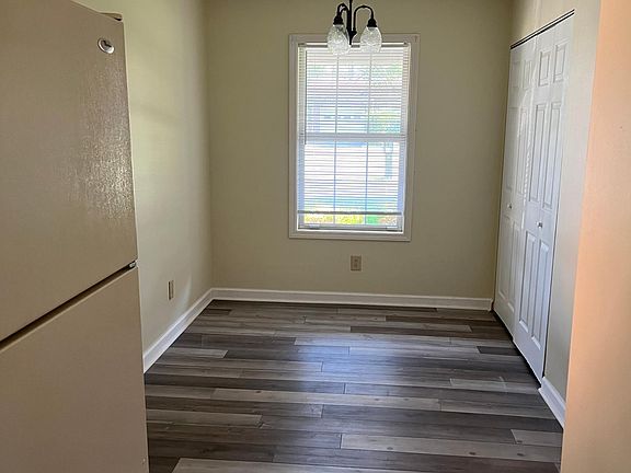 5th image of 312 Sycamore Ct