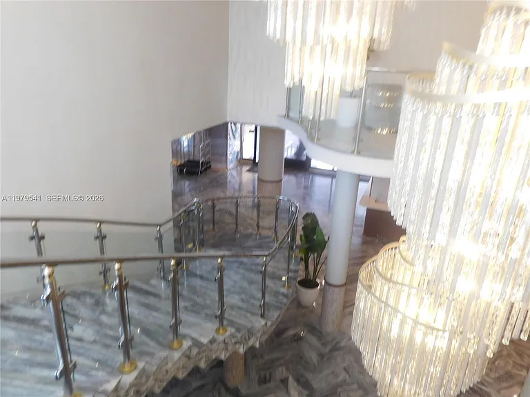 5401 Collins Ave #526 — Photo 3
