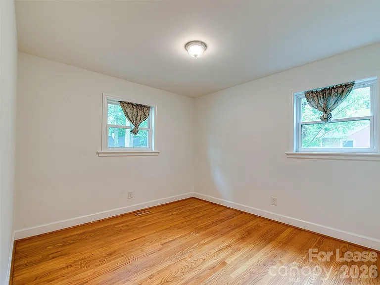 5646 Oak Dr — Photo 18