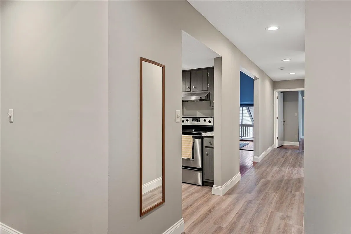 3 bed, 1341 sqft, $2,400 — Photo 3