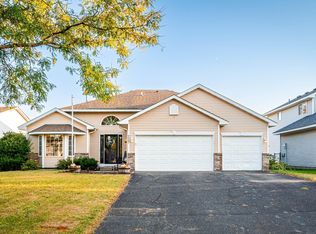 9667 Hamlet Ave S, Cottage Grove, MN 55016