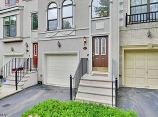 425 Hartford Dr, Nutley, NJ