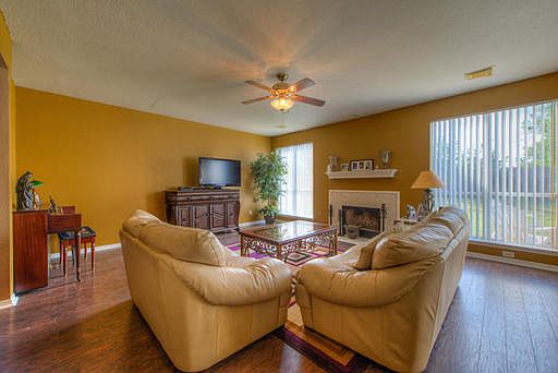 5th image of 3007 Pioneer Way