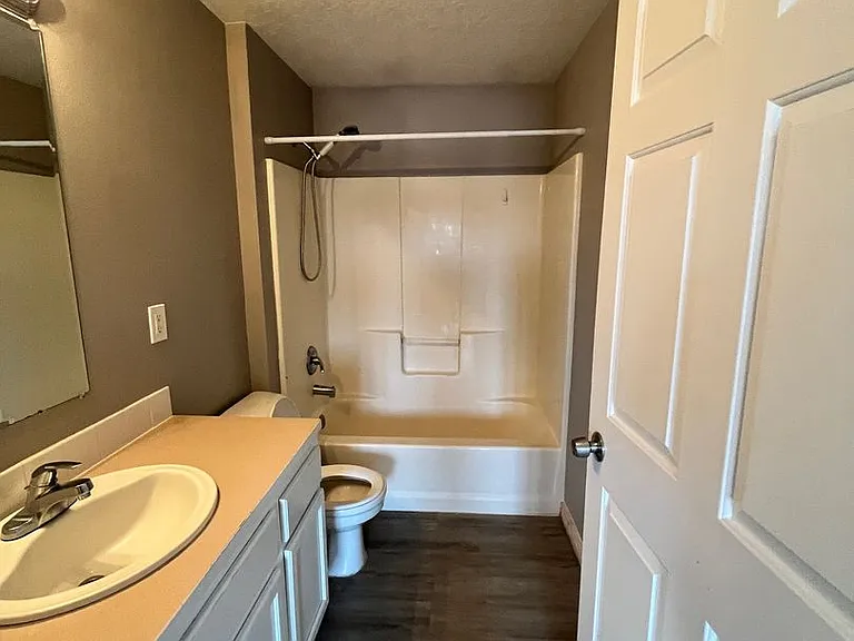 997 W Main St — Photo 11