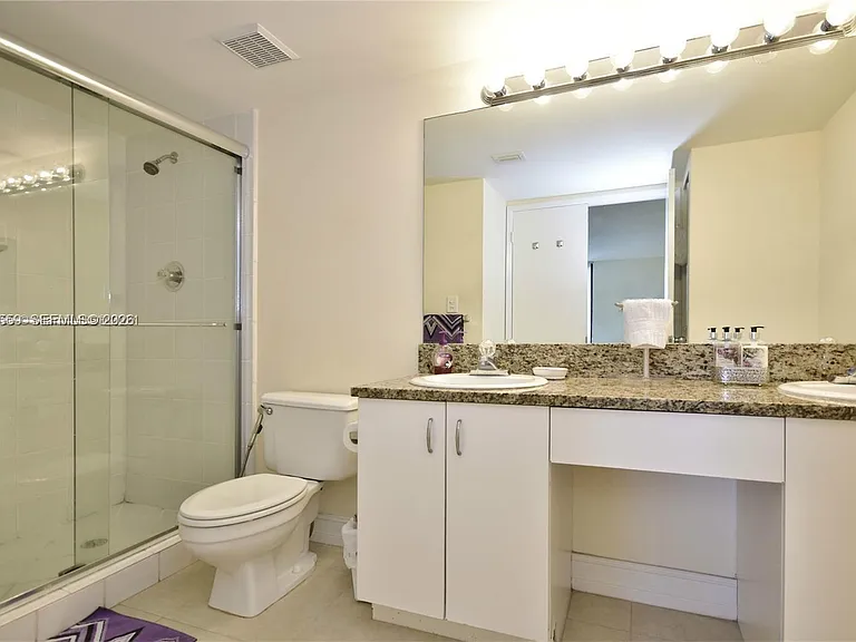 3300 NE 192nd St #LP11 — Photo 14