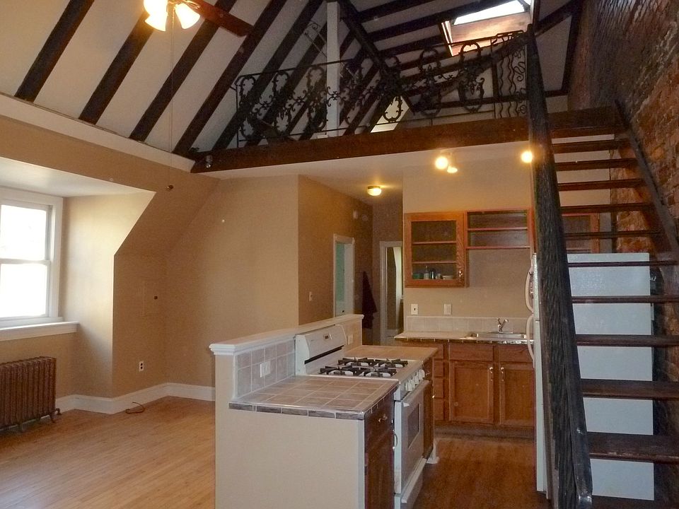 1st image of 4709 Chester Ave Floor 3