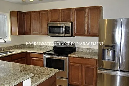 1827 Quail St #5 — Photo 3