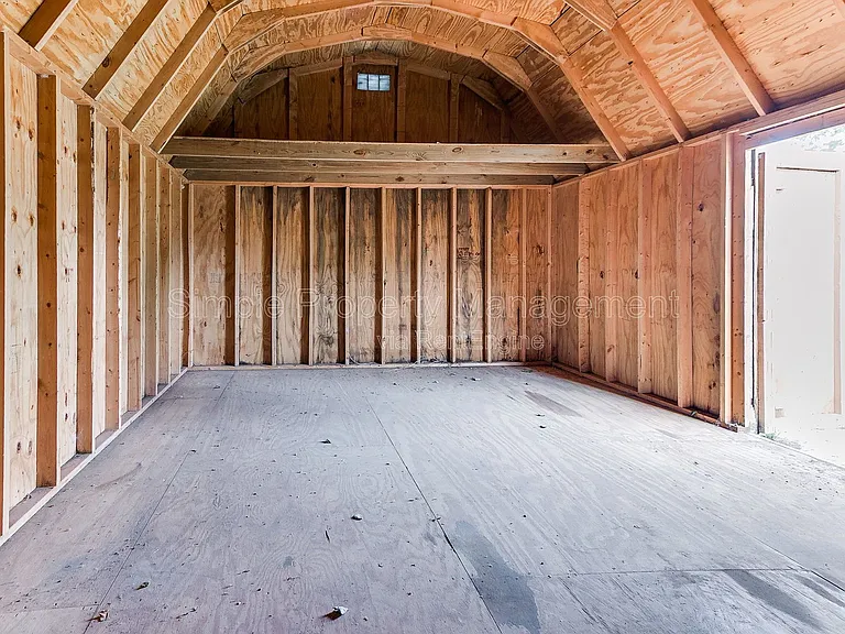 2401 Fedderson Dr — Photo 43