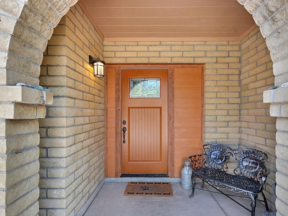 3rd image of 2225 W Rapallo Way