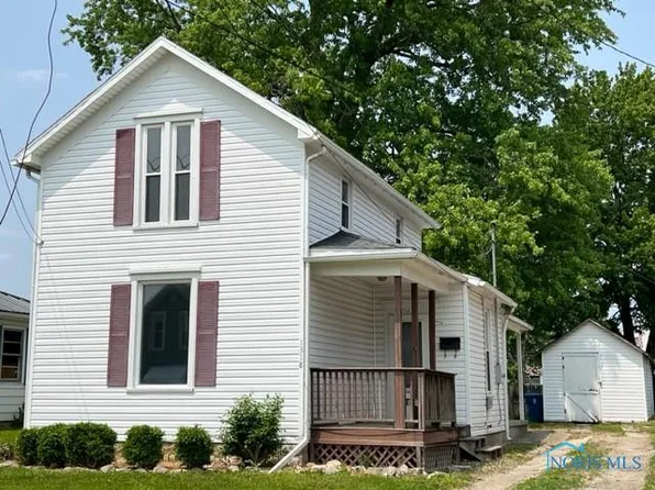 1318 Cherry St, Fremont, OH 43420