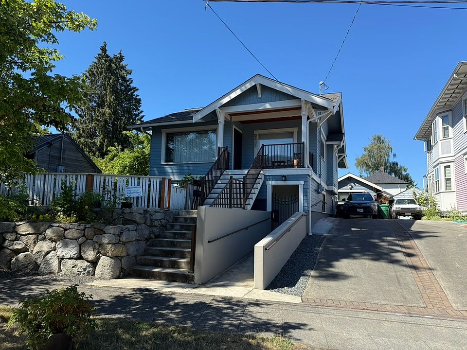 Entry ramp from sidewalk