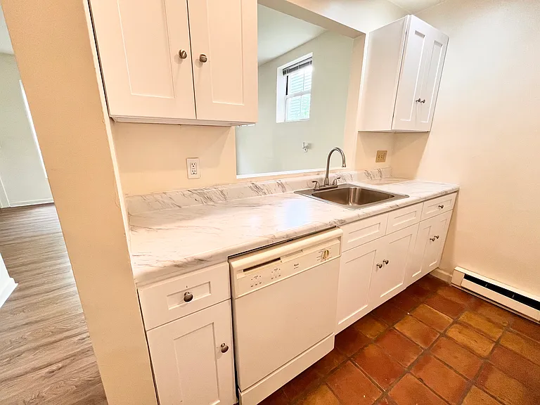 287 Saint John St #2 — Photo 5