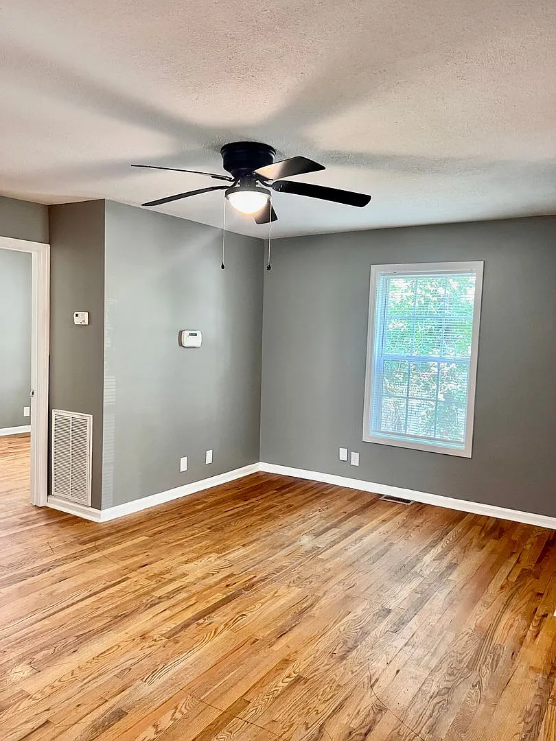 Available August 15! 3 Bedroom Home Near Madison Street — Photo 3