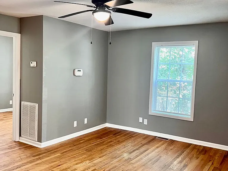1265 Daniel St — Photo 3