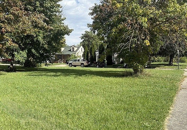 1st image of 3267 Oakwood Ave