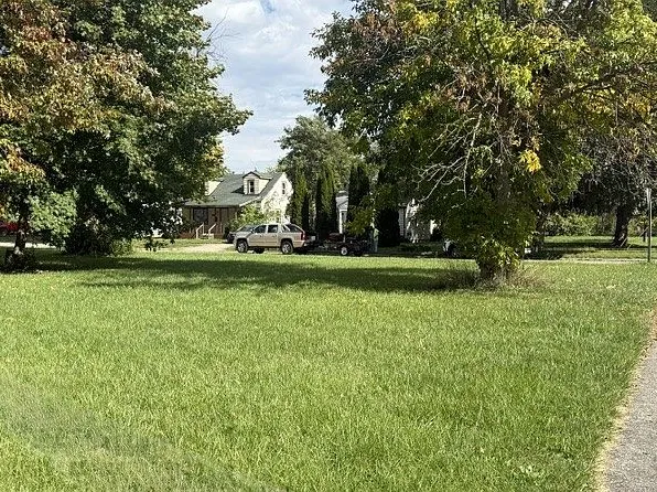 3267 Oakwood Ave, Saginaw, MI 48601