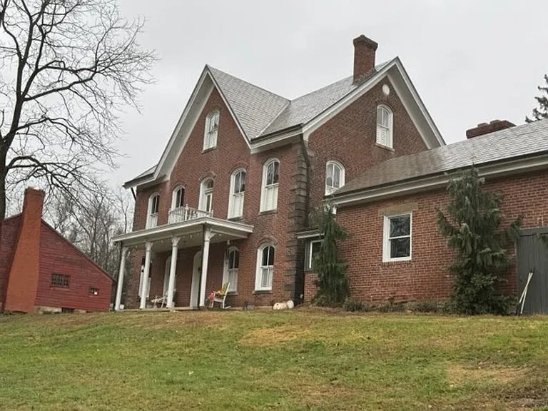 207 Seneca School Rd — Photo 2