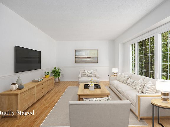 4th image of 1073 Sweet St NE