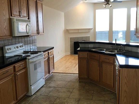 3rd image of 5833 White Pine Dr