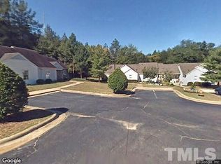 908 Cedar Ct, Aberdeen, NC 28315