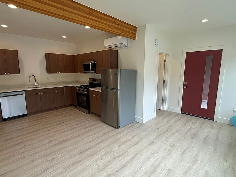 2809 SE Washington St — Photo 19