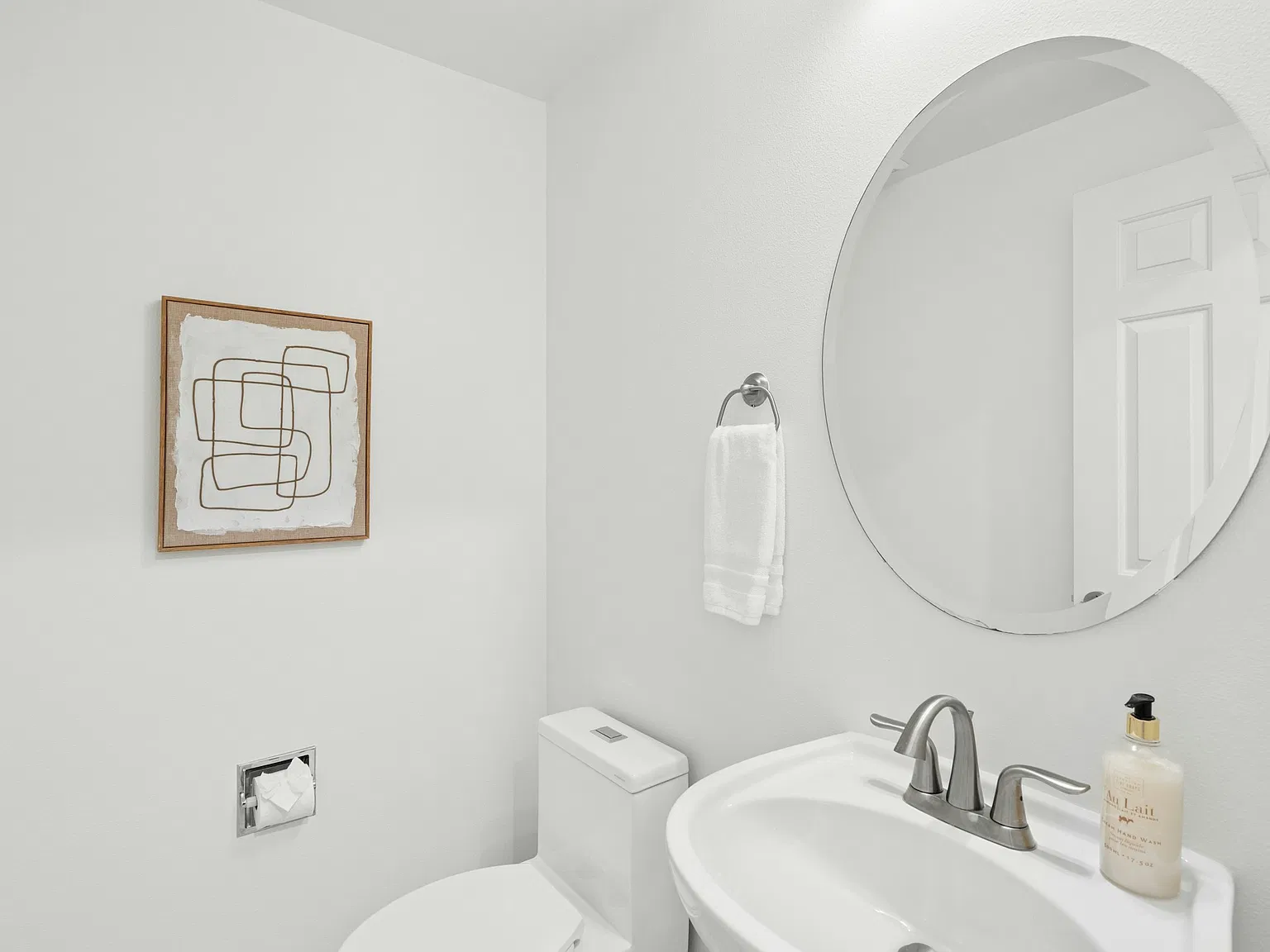 2 bed, 1129 sqft, $3,200 — Photo 1