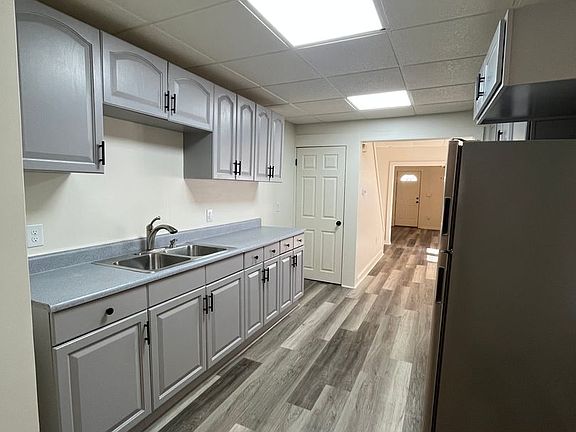 5th image of 510 Manor St