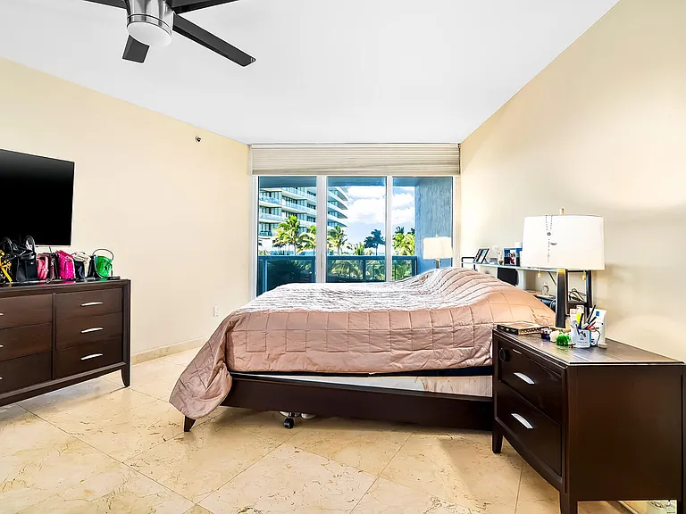 18911 Collins Ave #506 — Photo 50