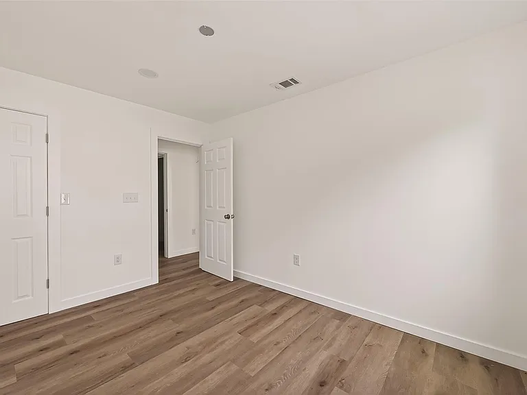 3922 Alsace St — Photo 25
